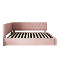 **Lit en velours rose avec tête de lit capitonnée et sommier à lattes**